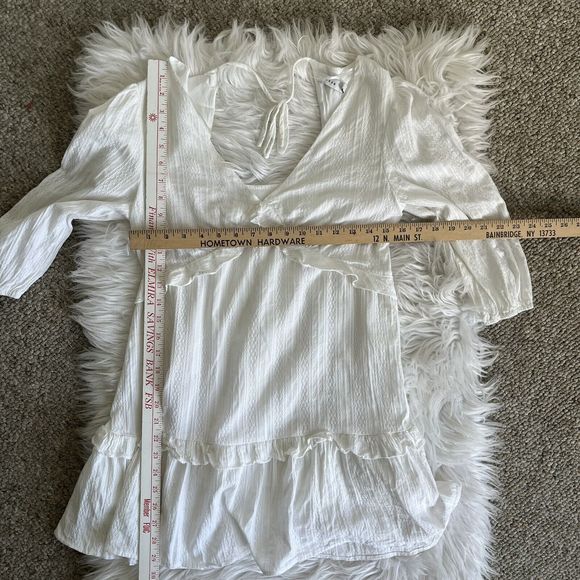 LUSH White V-Neck Ruffle Top Keyhole Tie Back Lined Cotton Small - Picture 3 of 12